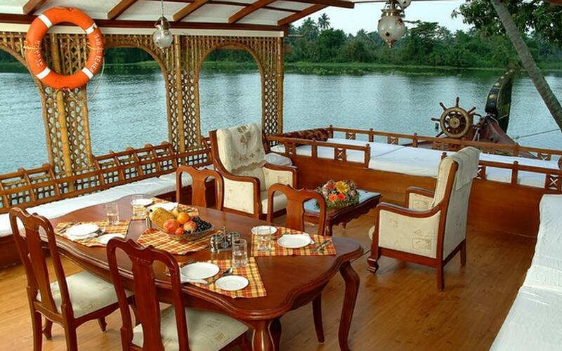 Lake Pearl Houseboat, Alleppey 5